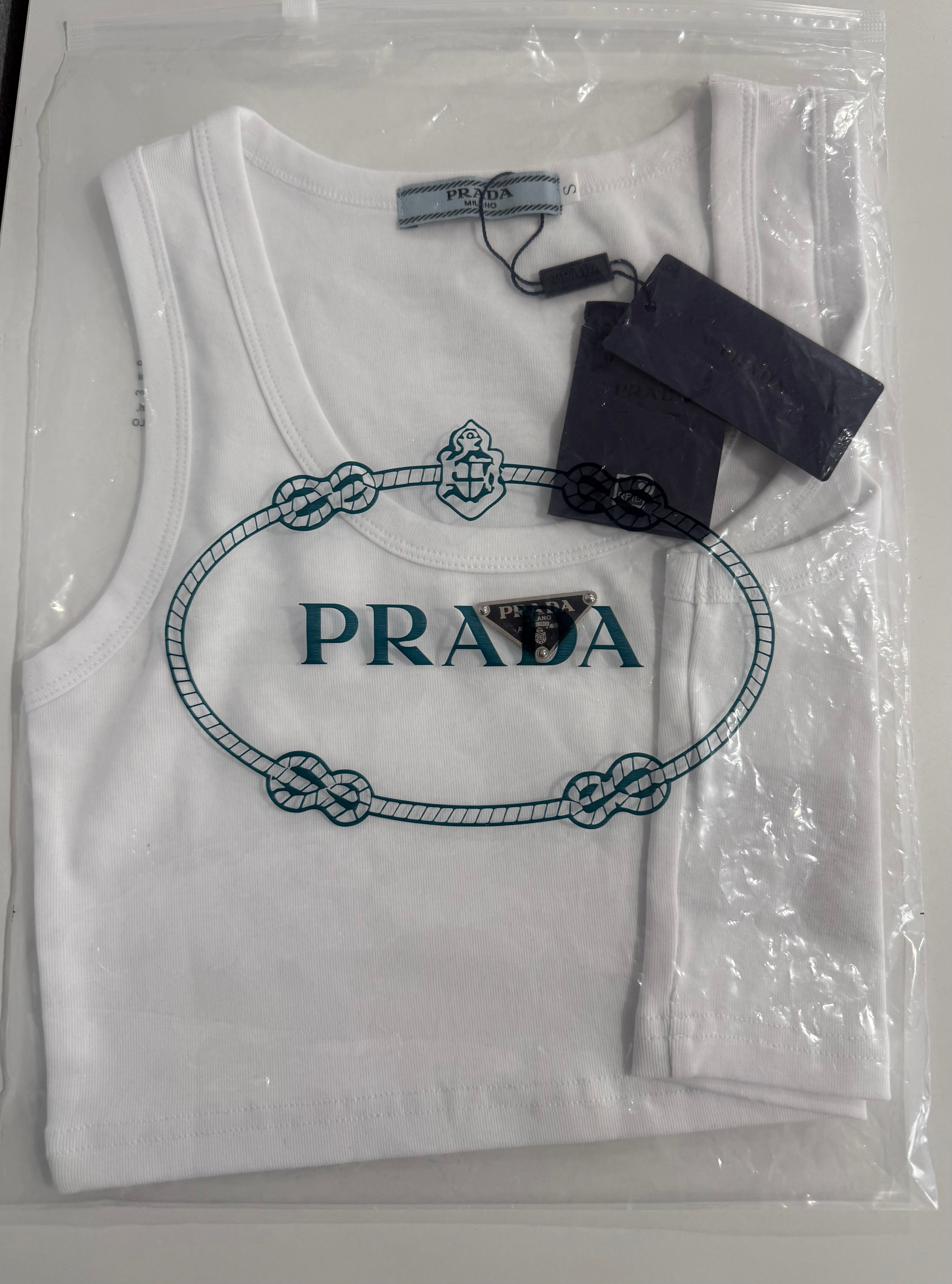 Top PRADA